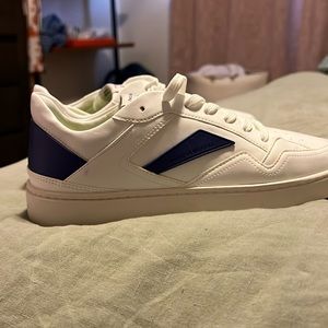White and Blue sneakers Thousand Fell